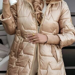 Women's beige LARGE Puffer Jacket W Pockets and thumb slit for comfort